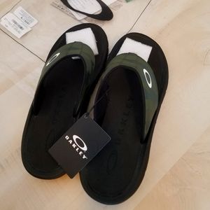 Men's Sandals-NWT